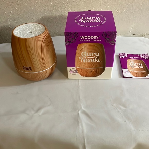 Guru Nanda Woodsy Ultrasonic Diffuser/Cool Mist Humidifier.  USB Cable, … - Picture 3 of 16